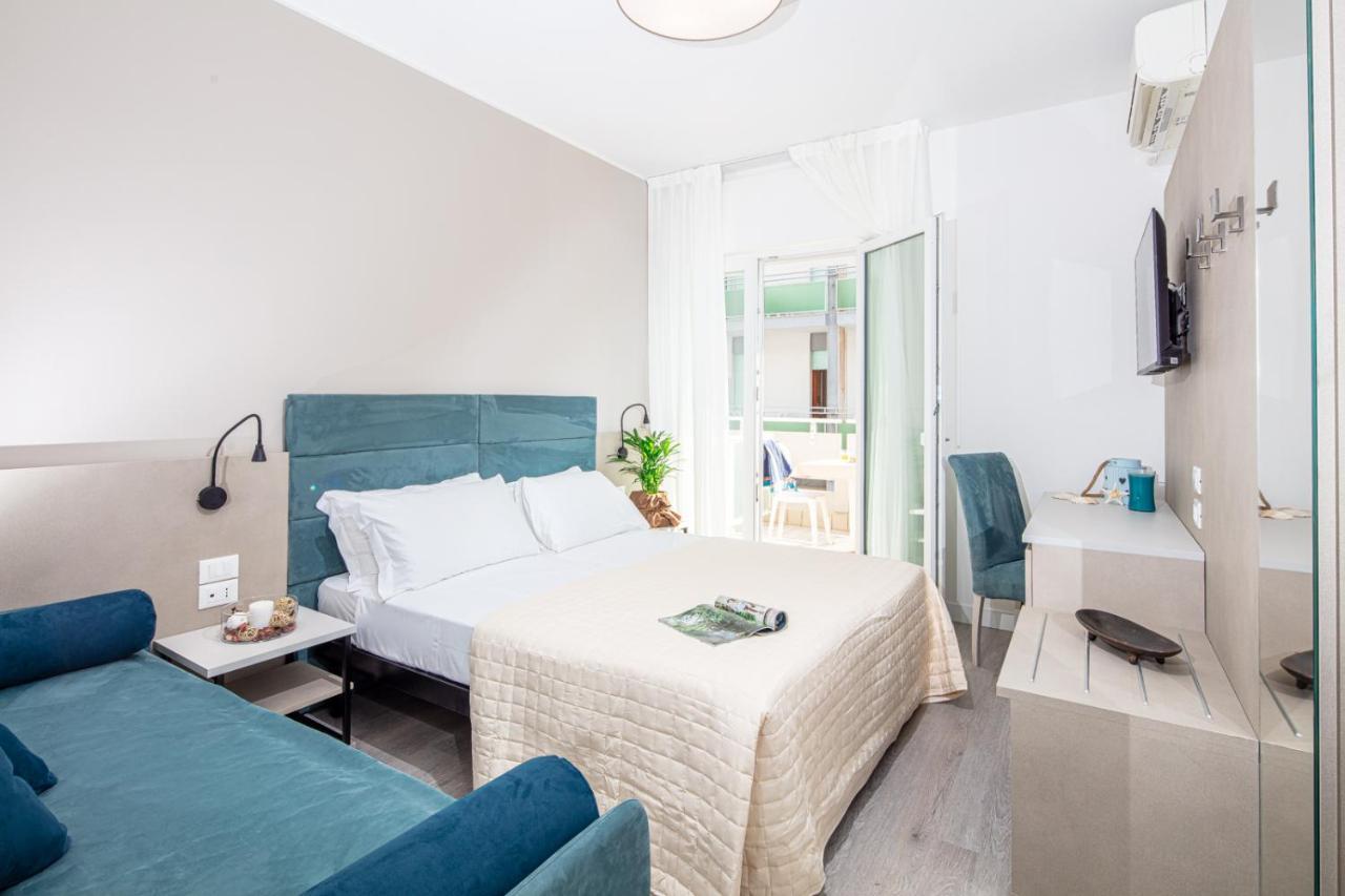 Hotel Pigalle Лидо ди Йезоло Екстериор снимка