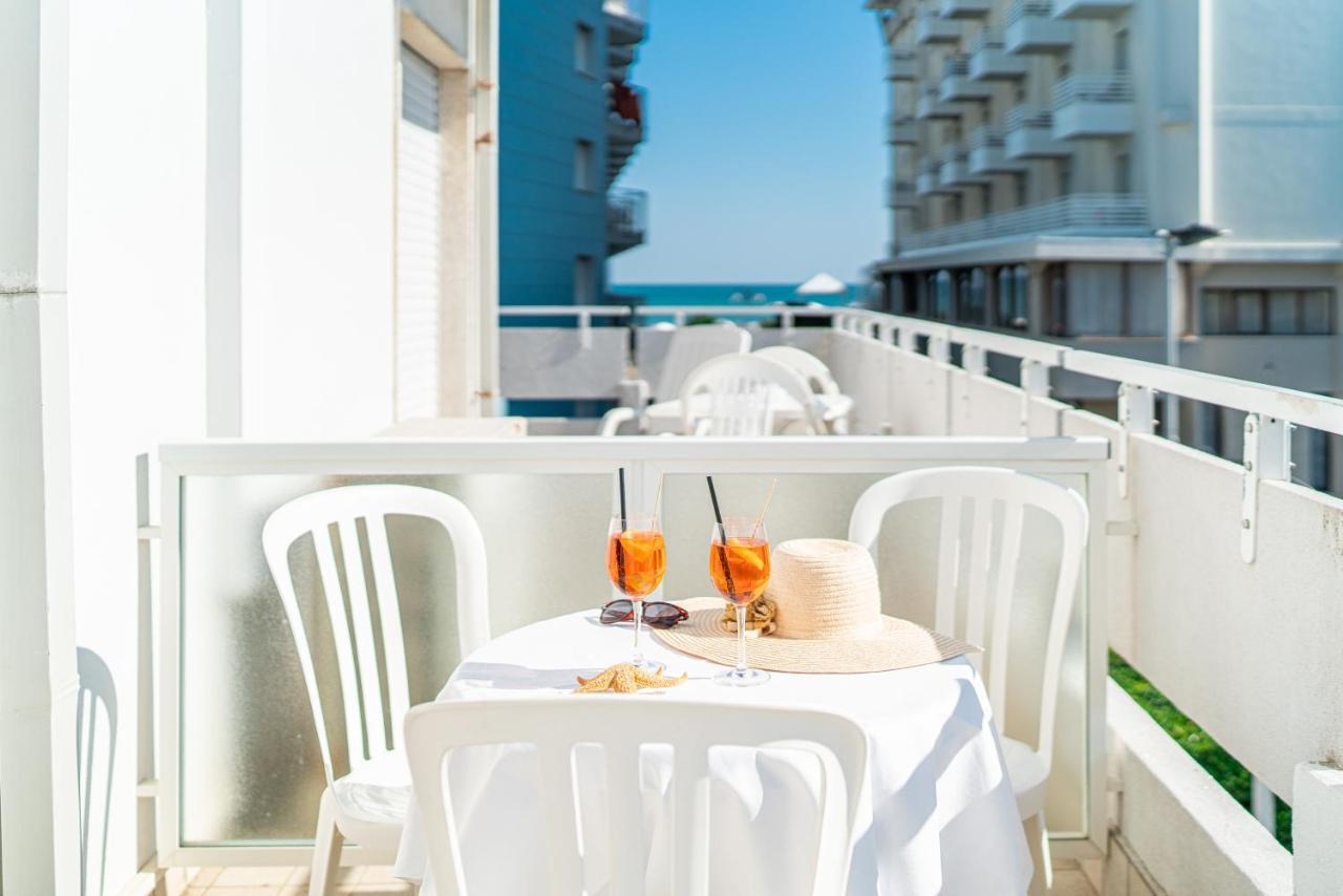 Hotel Pigalle Лидо ди Йезоло Екстериор снимка