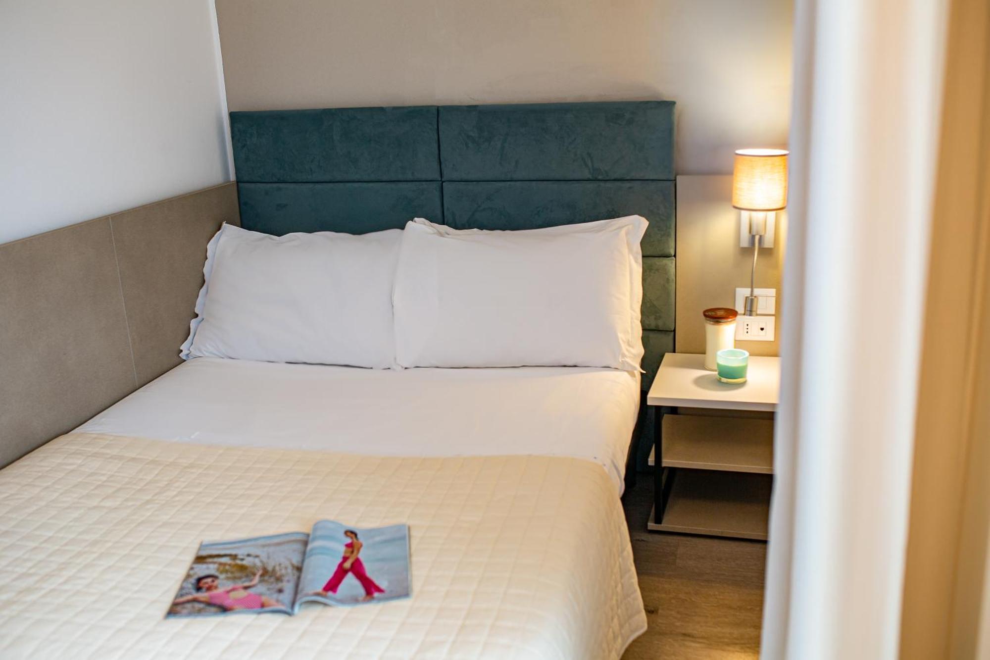 Hotel Pigalle Лидо ди Йезоло Екстериор снимка