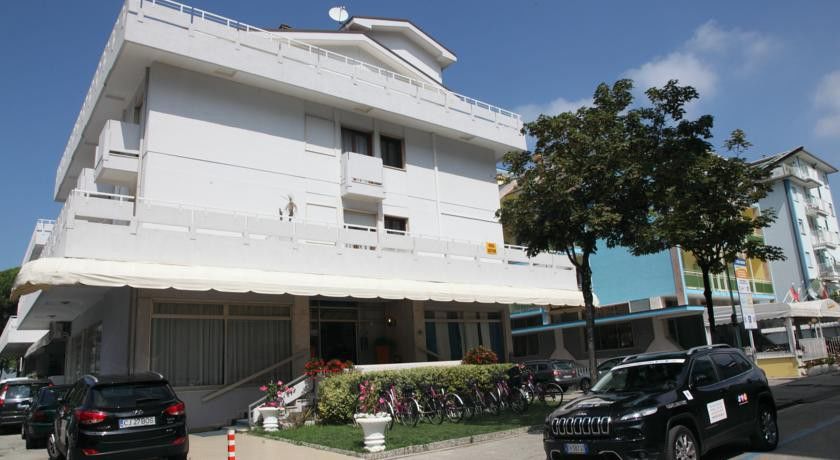 Hotel Pigalle Лидо ди Йезоло Екстериор снимка