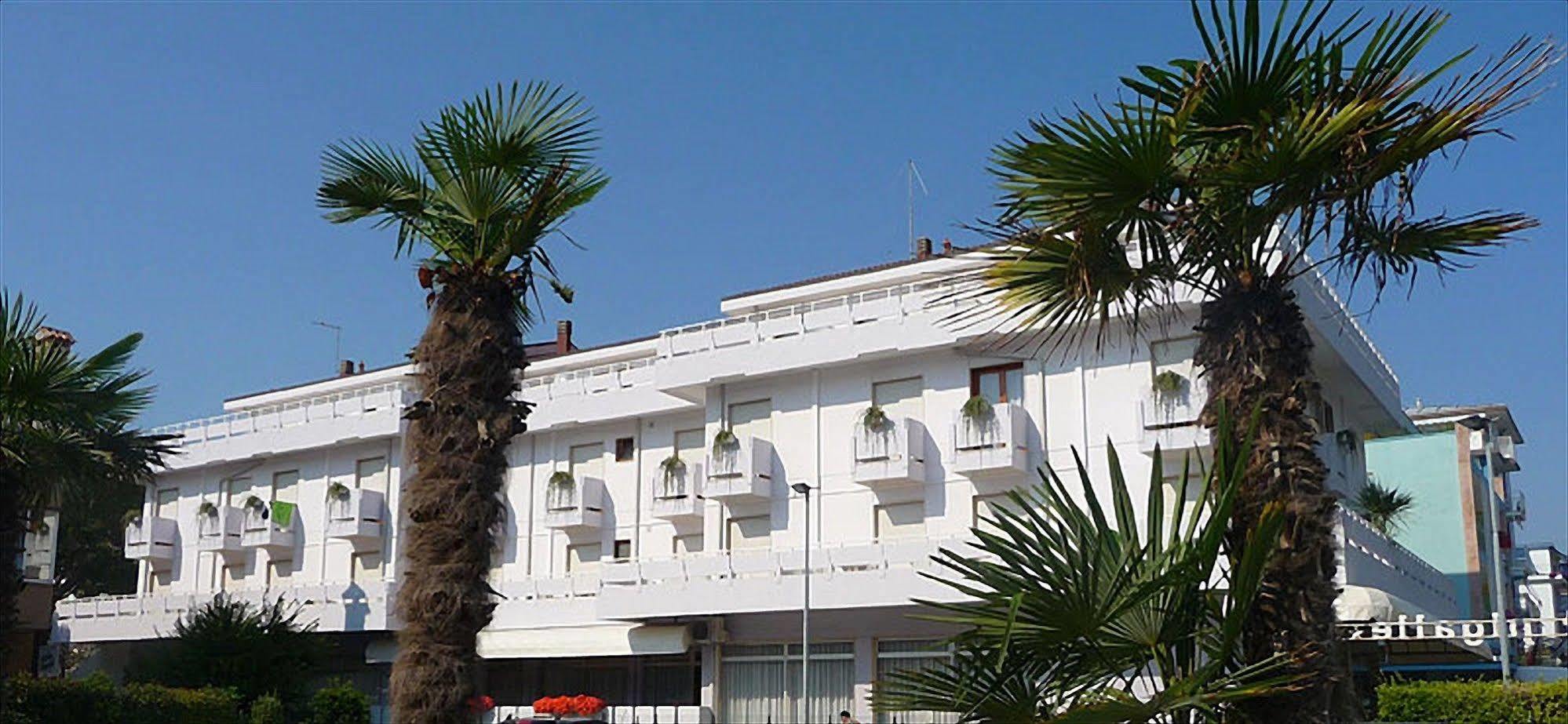 Hotel Pigalle Лидо ди Йезоло Екстериор снимка